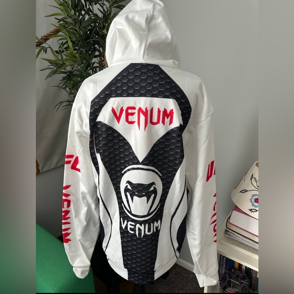Venum Hoodie Size 2xl mens UFC logo sweatshirt new black - Picture 2 of 2